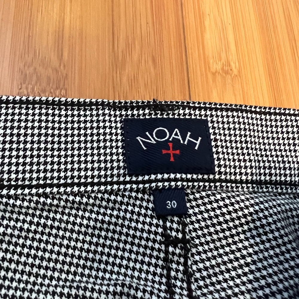 Noah NYC Houndstooth Pleated Pants - Picture 3 of 4
